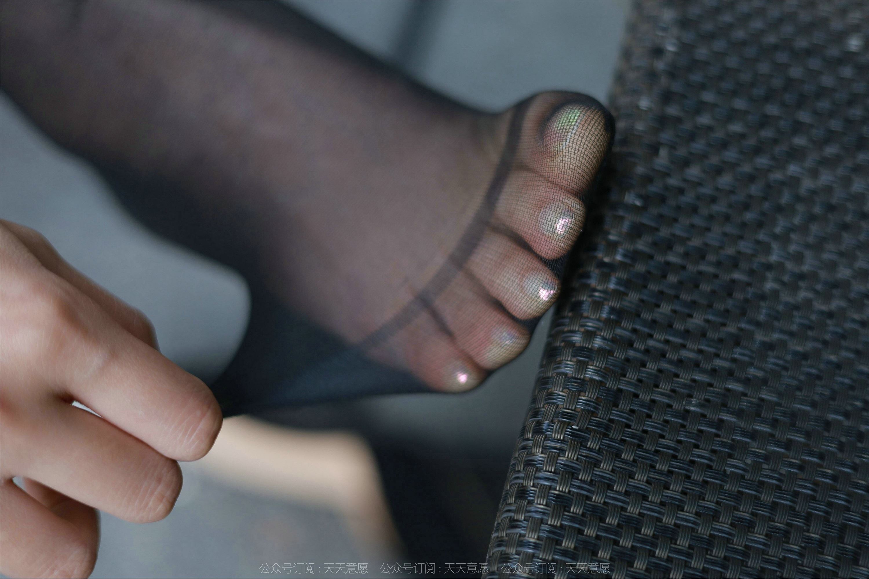 IESS异思趣向  2022.02.11 丝享家1002：婉萍《性感OL窄裙》